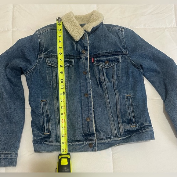 Pre loved Womens Sz Small Levi's Sherpa Trucker Jean Jacket - Picture 6 of 6